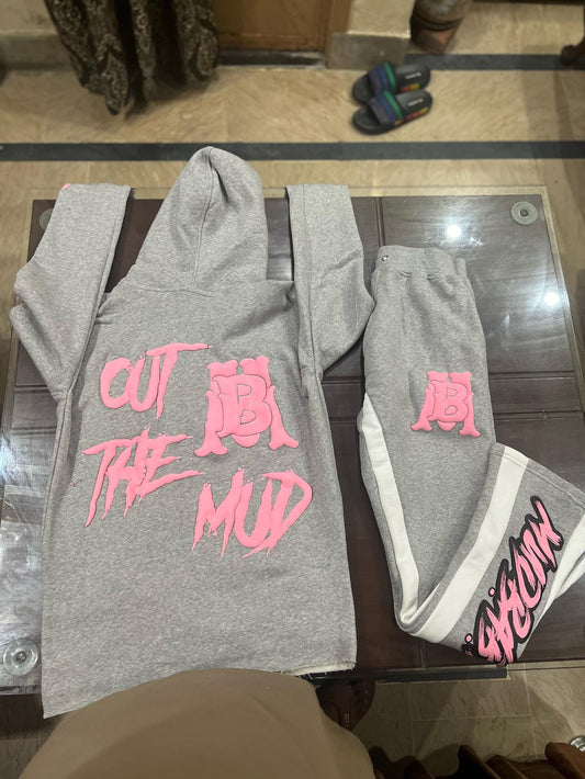 Grey and pink Out the mud flare suit