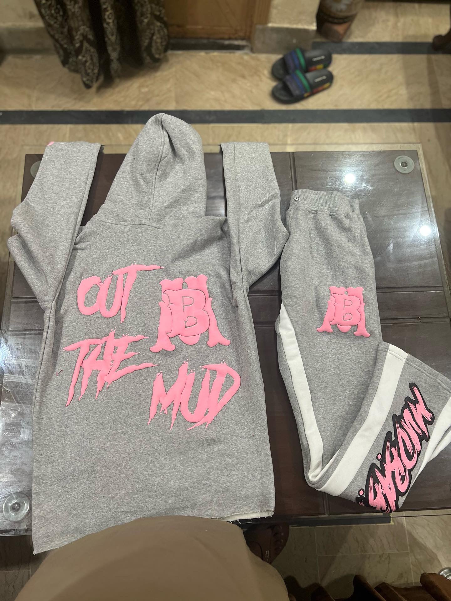 Grey and pink Out the mud flare suit